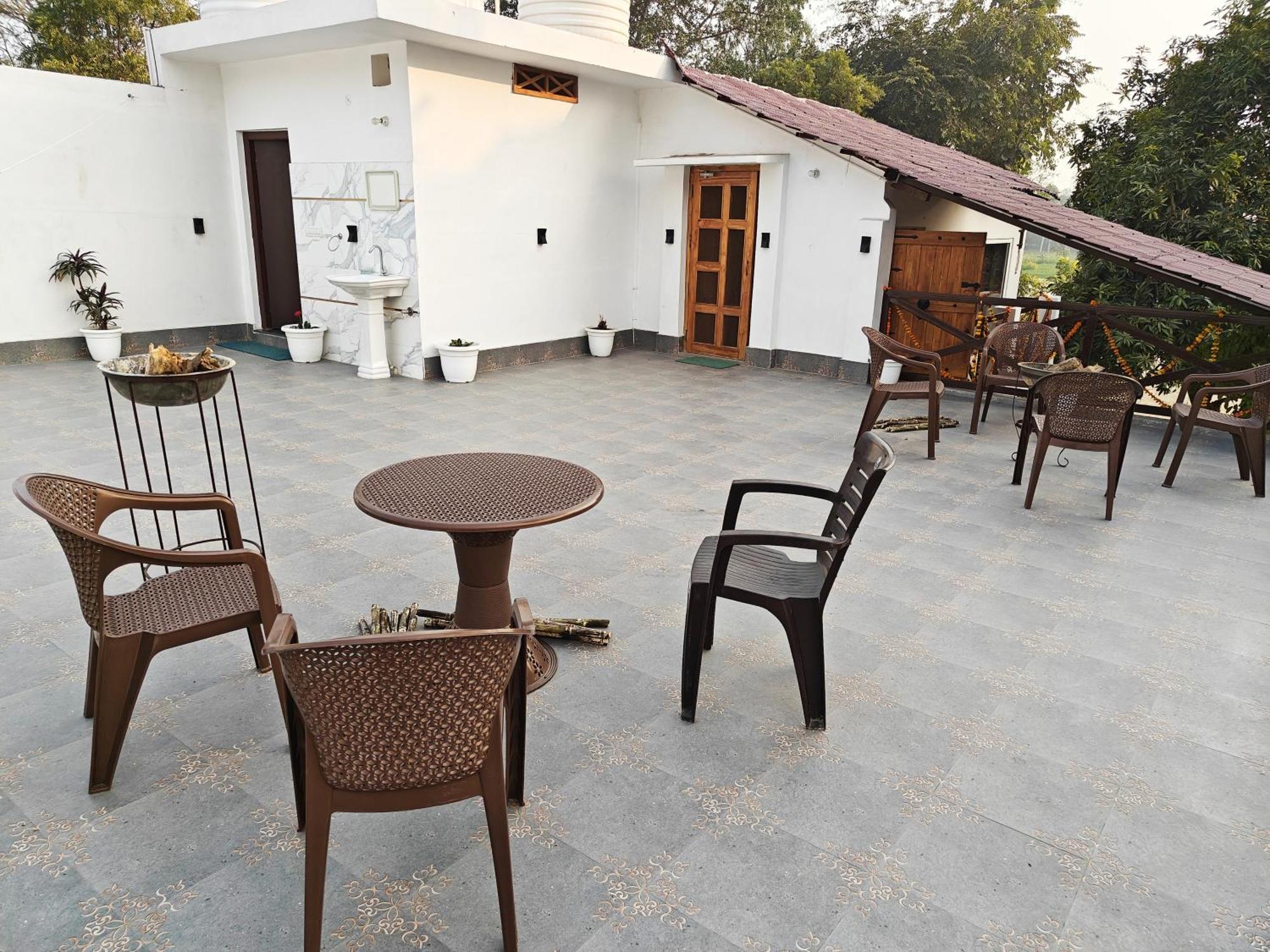 Shobhayan Inn, Airport Railway Station Pickup Free Ayodhya Exterior photo